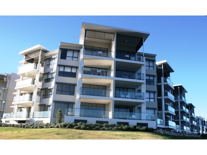 9 Moores Crescent, Varsity Lakes QLD 4227