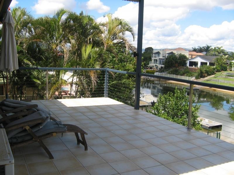 14 De Havilland Ave, Benowa QLD 4217