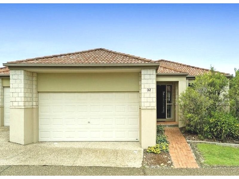 32/24 Amsonia Court,, Arundel QLD 4214