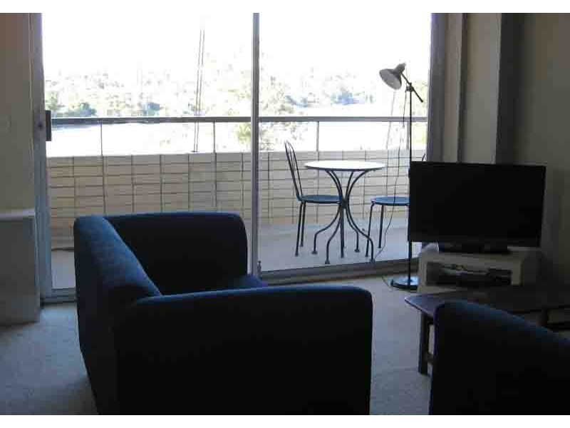 25/36 Jerdanefield Street, St Lucia QLD 4067