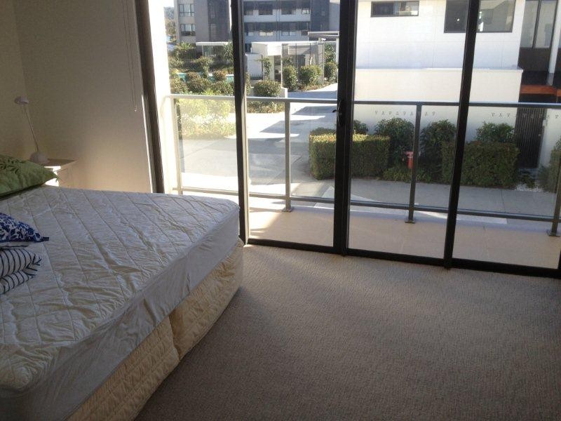 9 Moores Crescent, Varsity Lakes QLD 4227