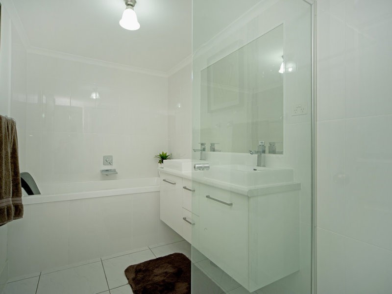 11-19 Taylor Street, Biggera Waters QLD 4216