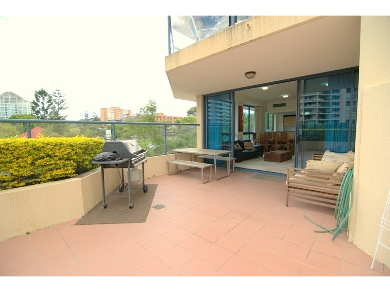 45 Deakin Street, Kangaroo Point QLD 4169