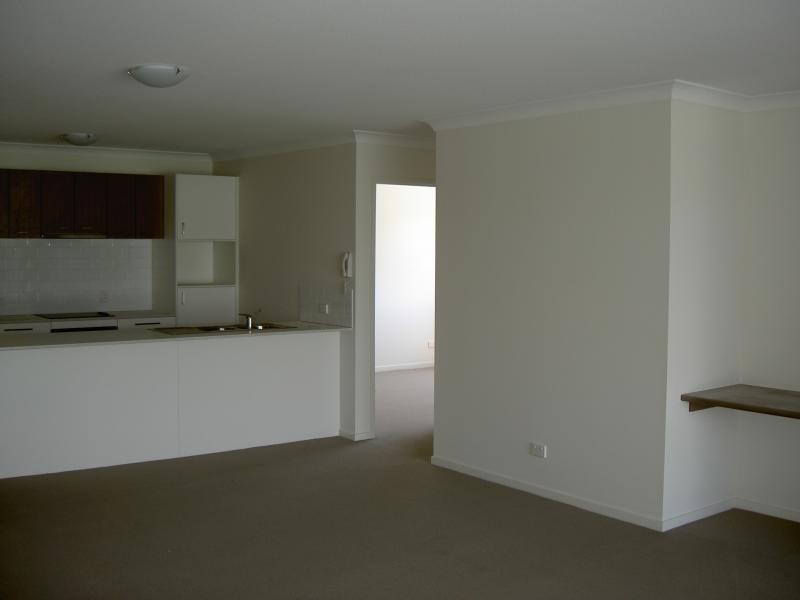 17/4-6 Lockhart Street, Woolloongabba QLD 4102