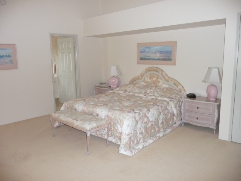 24/125 Santa Cruz Boulevard, Clear Island Waters QLD 4226