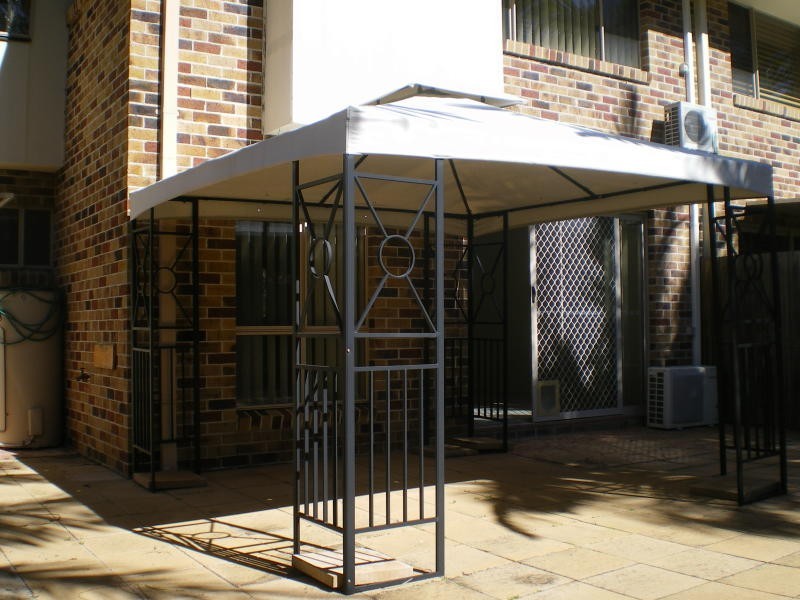 272 Oxley Drive, Runaway Bay QLD 4216