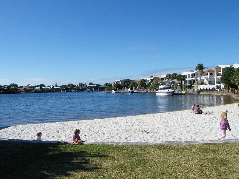 22/4 Grand Parade, Kawana Island QLD 4575