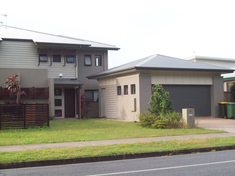 2/2 Hans Boysen Drive, Mudjimba QLD 4564