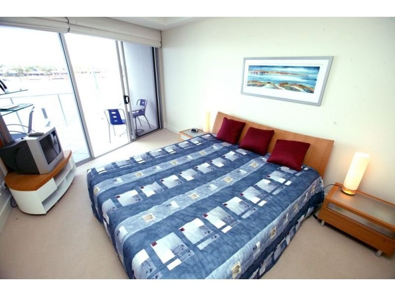 11 Nicklin Way, Minyama QLD 4575