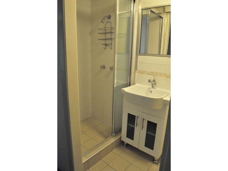 3 Whitmore Street, Taringa QLD 4068