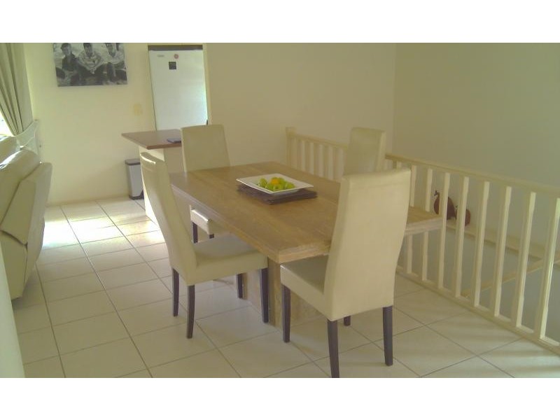 Elanora QLD 4221