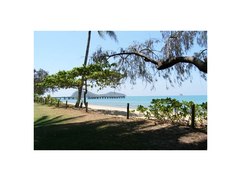 Palm Cove QLD 4879