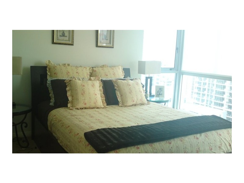 1 Como Crescent, Southport QLD 4215