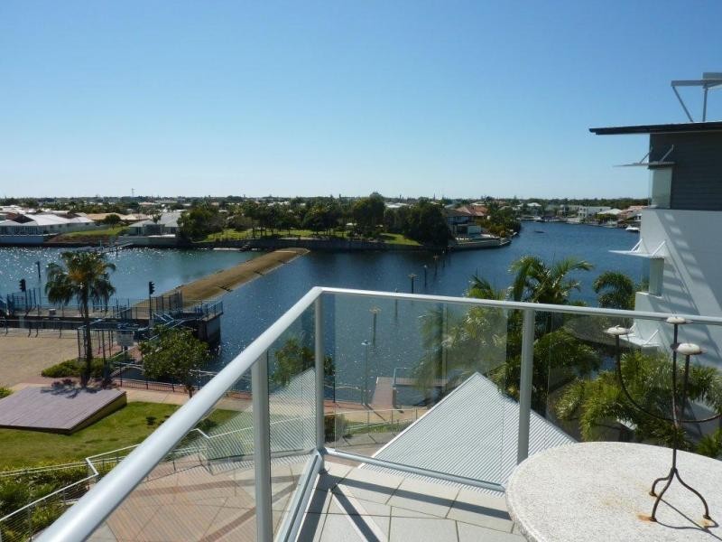 51 Grand Parade, Kawana Island QLD 4575