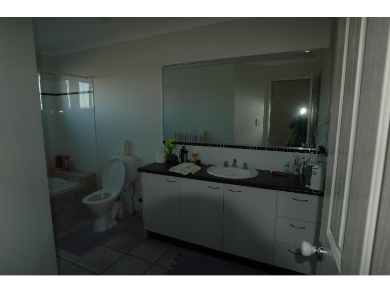 31 Archipelago Street, Pacific Pines QLD 4211