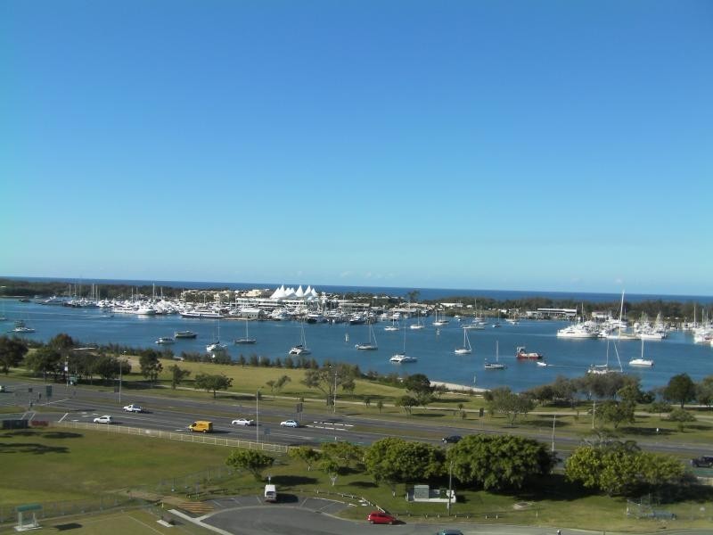 1 Como Crescent, Southport QLD 4215