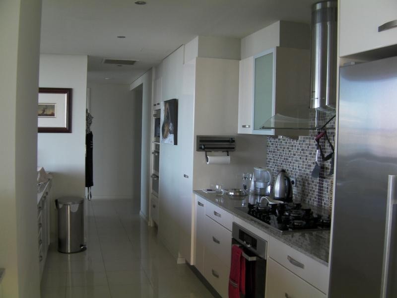 1 Como Crescent, Southport QLD 4215