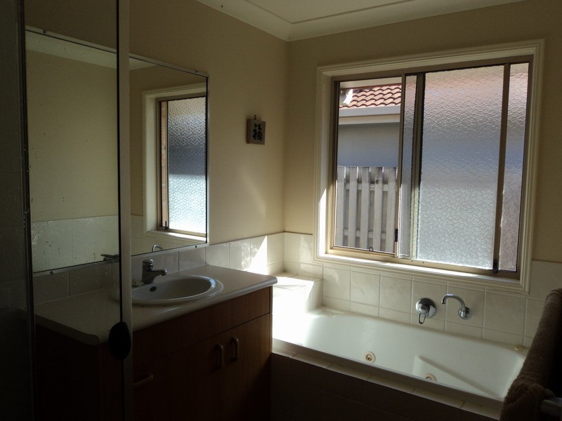 1 Eugene Drive, Varsity Lakes QLD 4227