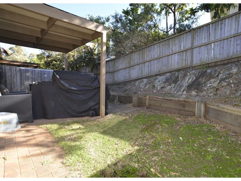 04/24 Amsonia Court,, Arundel QLD 4214