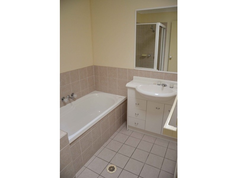 15/1 Hervey St, Pacific Pines QLD 4211