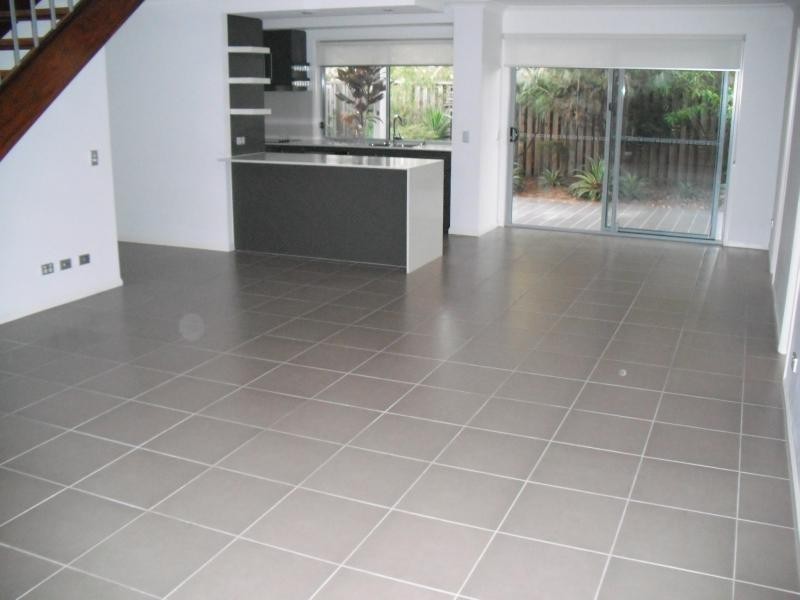 9/110 Tours Way, Burleigh Waters QLD 4220