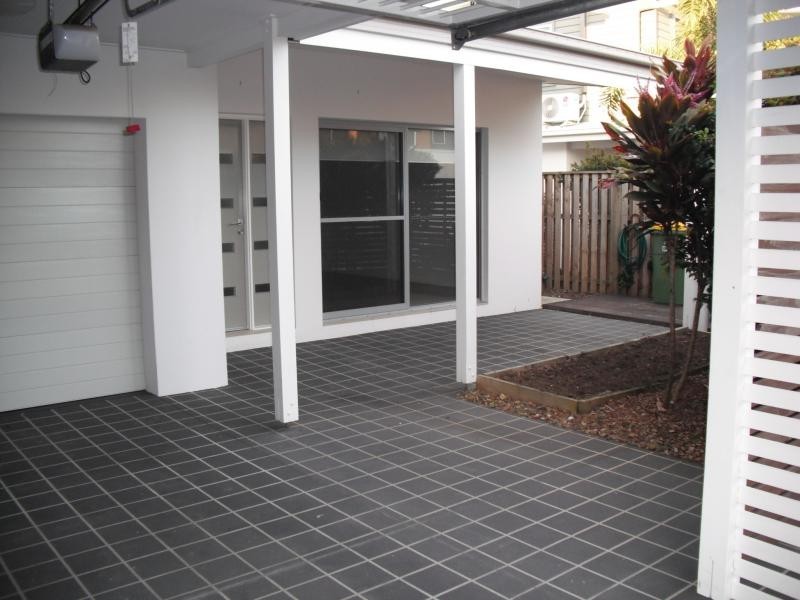 6/110 Tours Way, Burleigh Waters QLD 4220