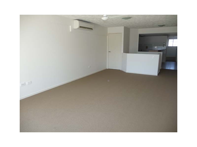 19/10 Grand Parade, Kawana Island QLD 4575