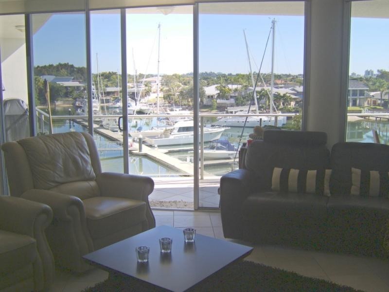 13 Nicklin Way, Minyama QLD 4575