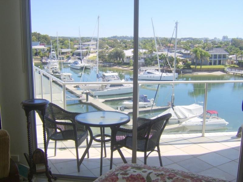 13 Nicklin Way, Minyama QLD 4575