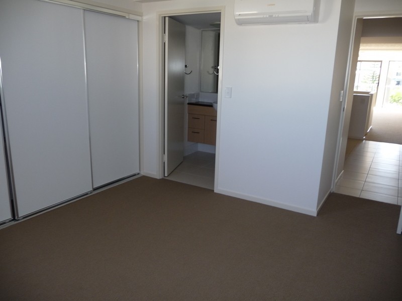 24/10 Grand Parade, Kawana Island QLD 4575