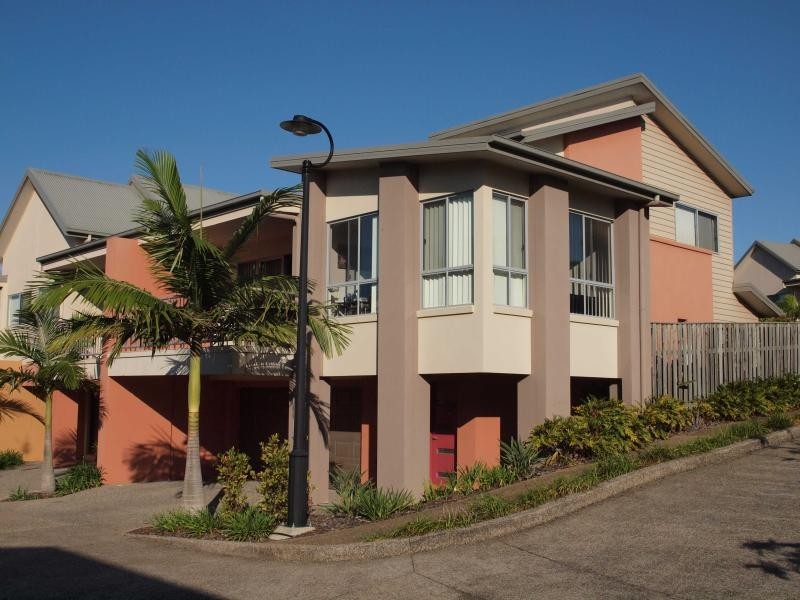 Varsity Lakes QLD 4227