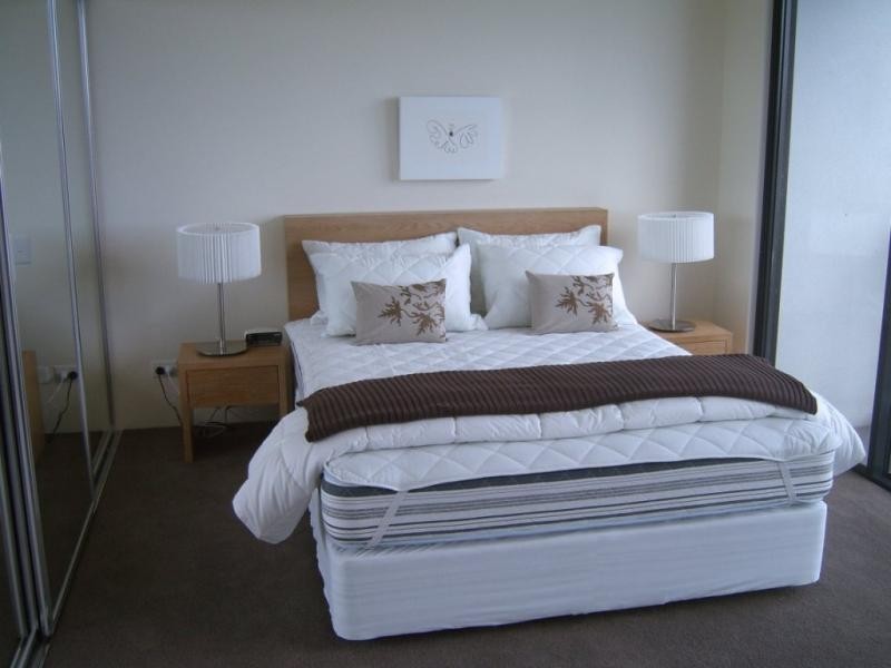 4 Wahrronga Place, Surfers Paradise QLD 4217