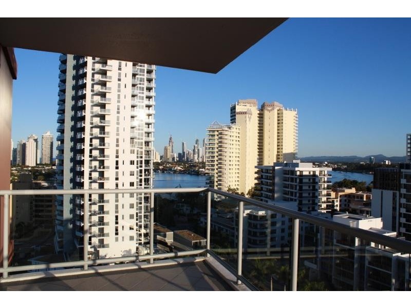 1 Como Crescent, Southport QLD 4215