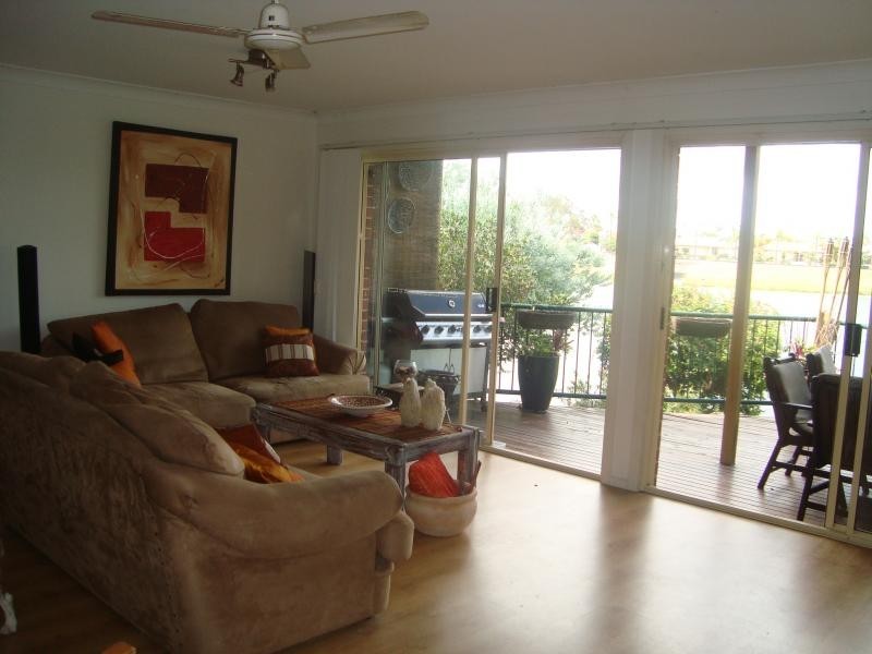 50/9 Santa Cruz Blvd, Clear Island Waters QLD 4226
