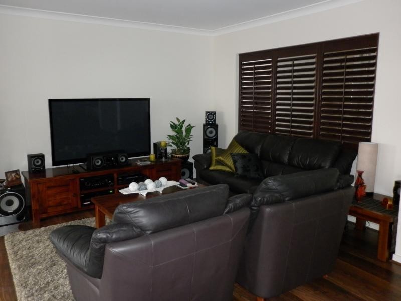 81 Wunburra Circle, Pacific Pines QLD 4211