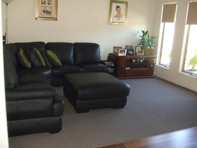 81 Wunburra Circle, Pacific Pines QLD 4211