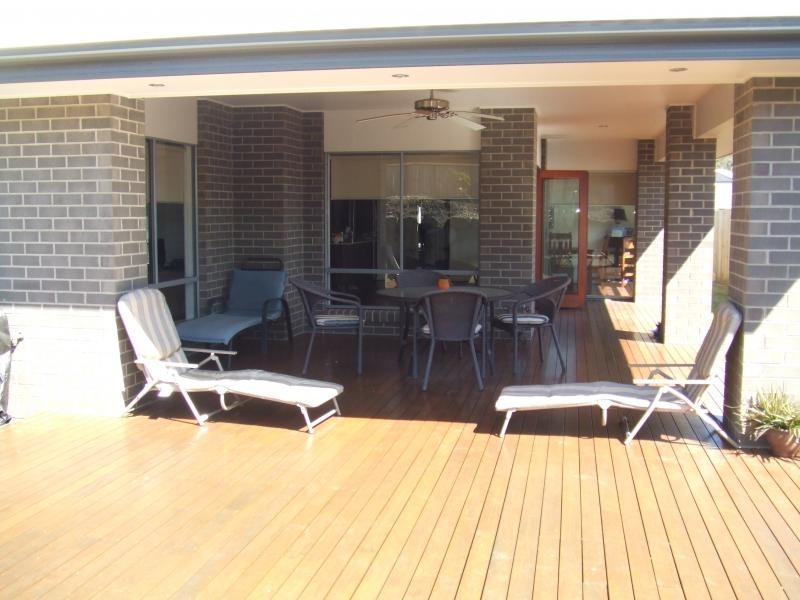 81 Wunburra Circle, Pacific Pines QLD 4211