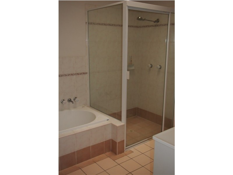 19/4 Koala Town Rd, Upper Coomera QLD 4209