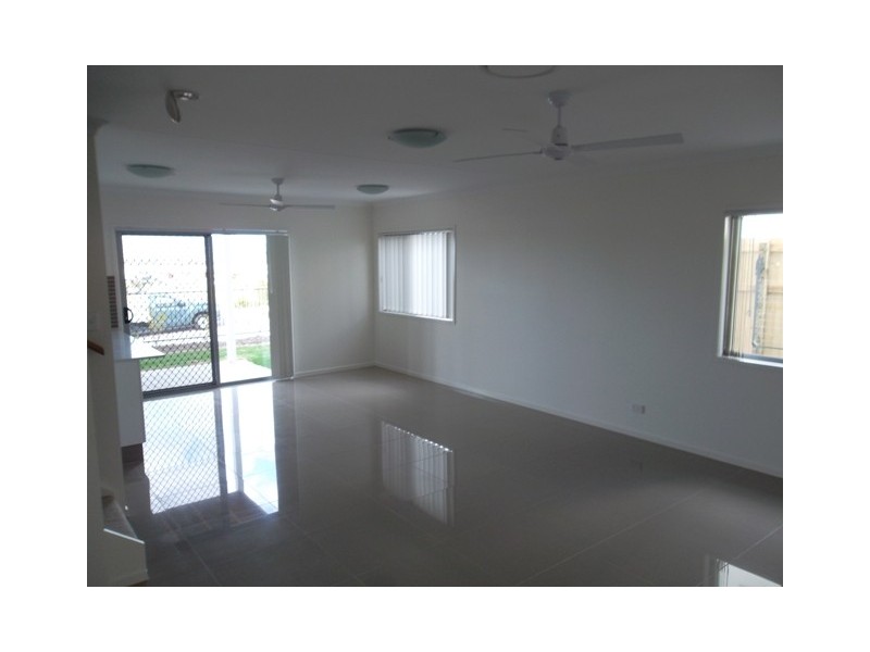 2 Photinia Crescent, Mountain Creek QLD 4557