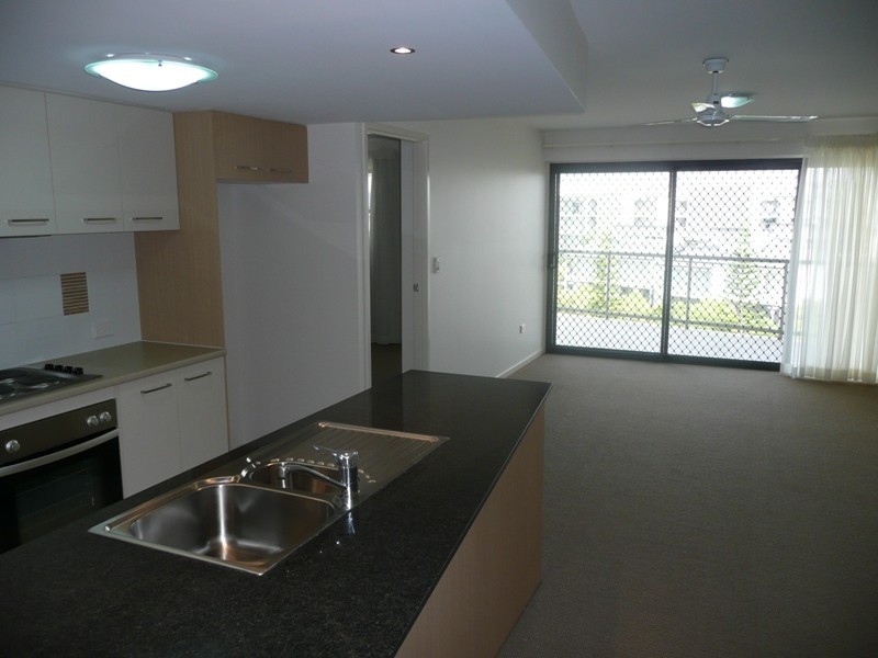 55/10 Grand Parade, Kawana Island QLD 4575