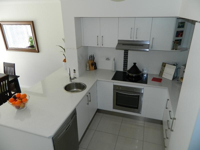 7/18 Tallebudgera Creek Rd,, Burleigh Heads QLD 4220