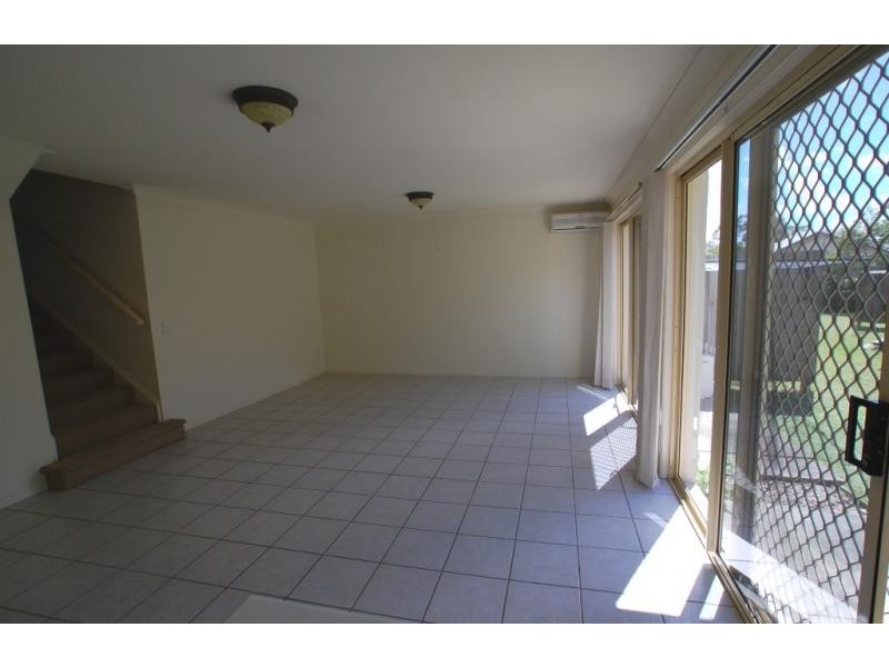3 Arundel Drive,, Arundel QLD 4214