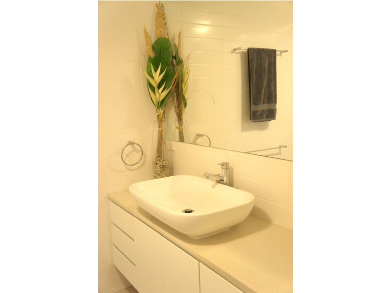 002/2 Creek Street, Coolangatta QLD 4225