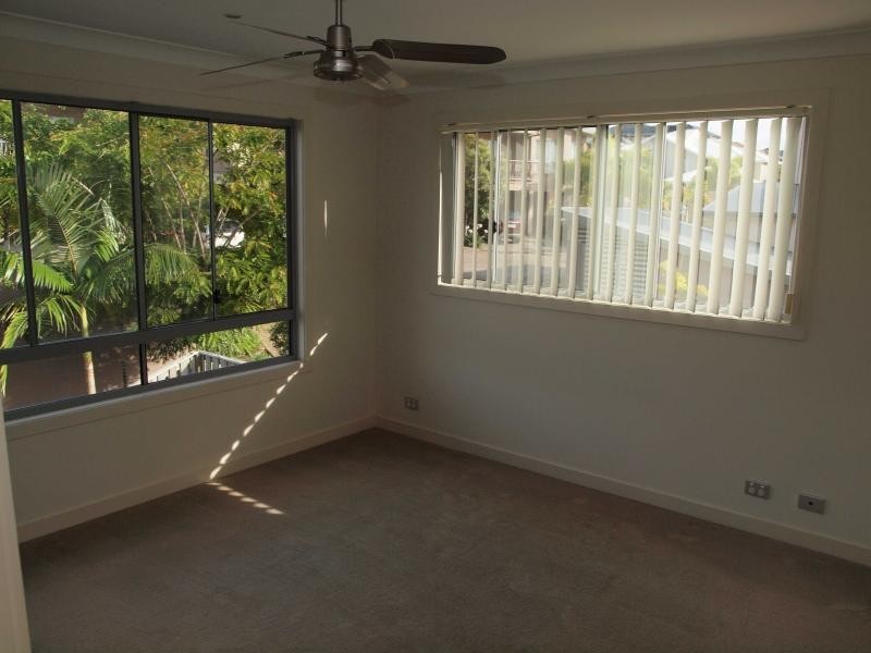 Varsity Lakes QLD 4227