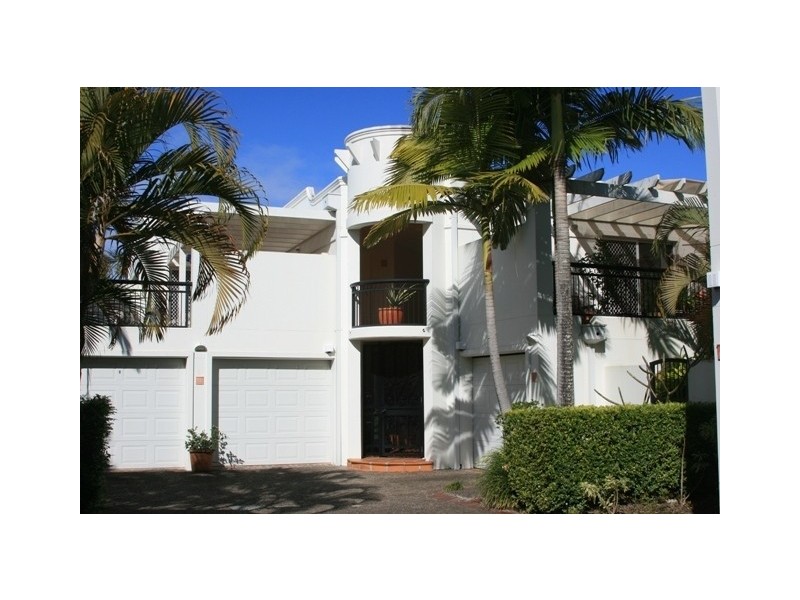 100 Cotlew St East, Southport QLD 4215