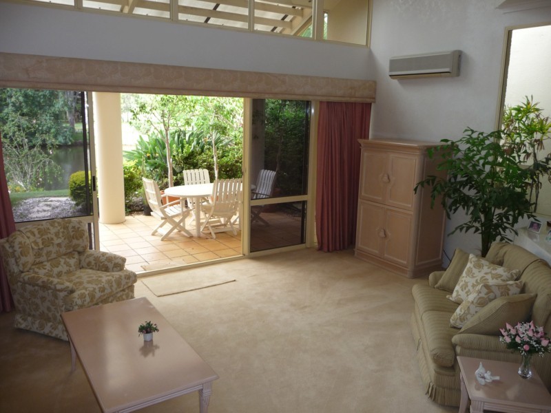 24/125 Santa Cruz Boulevard, Clear Island Waters QLD 4226