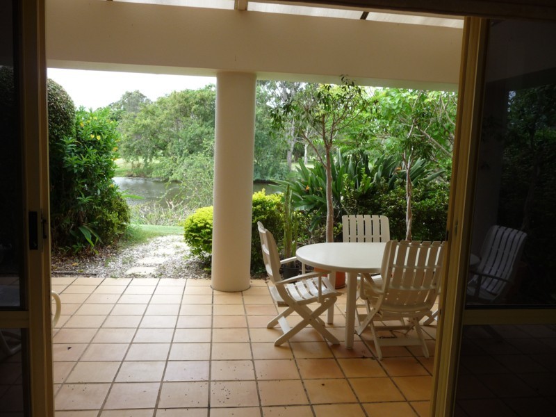 24/125 Santa Cruz Boulevard, Clear Island Waters QLD 4226