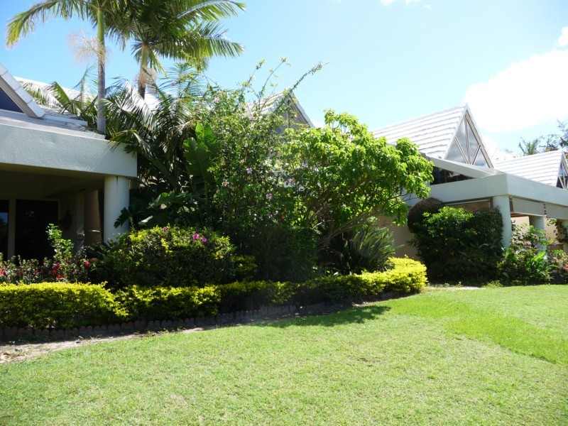 24/125 Santa Cruz Boulevard, Clear Island Waters QLD 4226