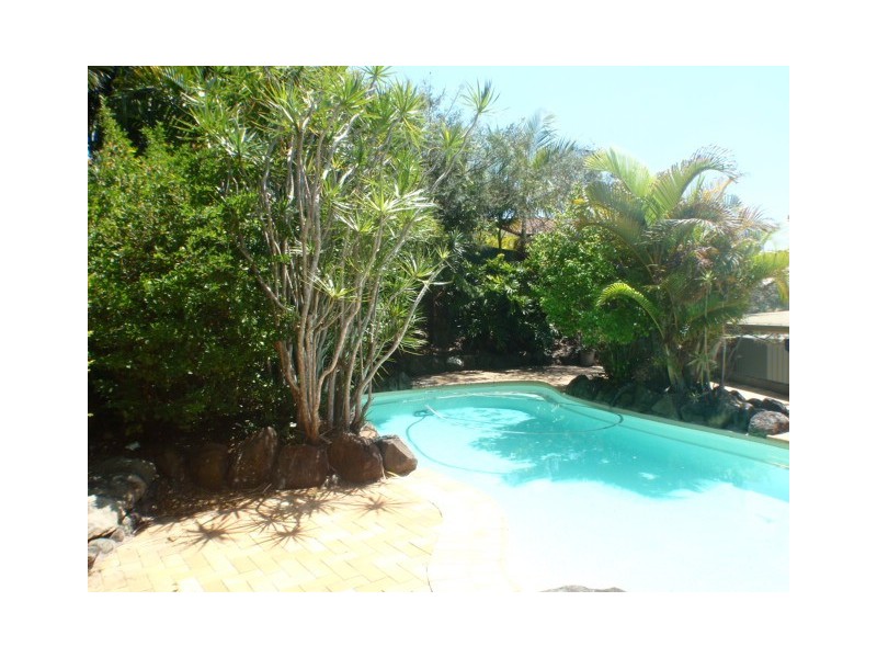 1 Poeppel Place, Helensvale QLD 4212