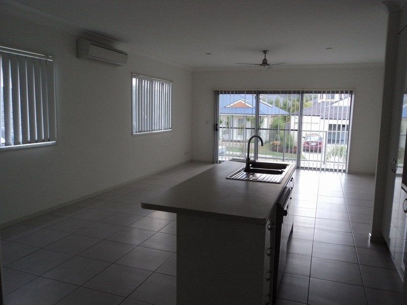 4/46 Bayswater Ave, Varsity Lakes QLD 4227